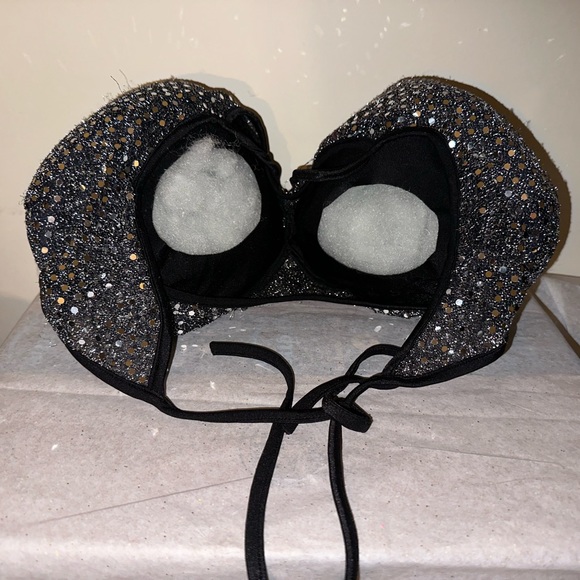 Bra and Feather Boa Costume Accessories - Picture 5 of 6